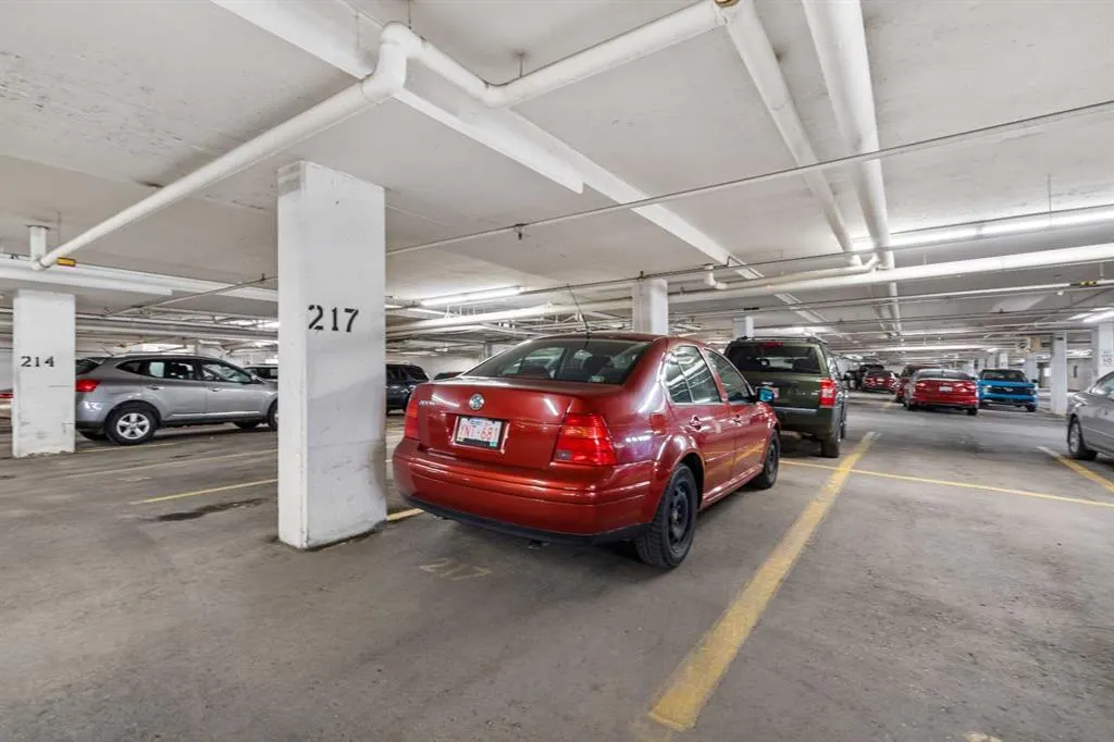 5201 Dalhousie Drive NW, #127