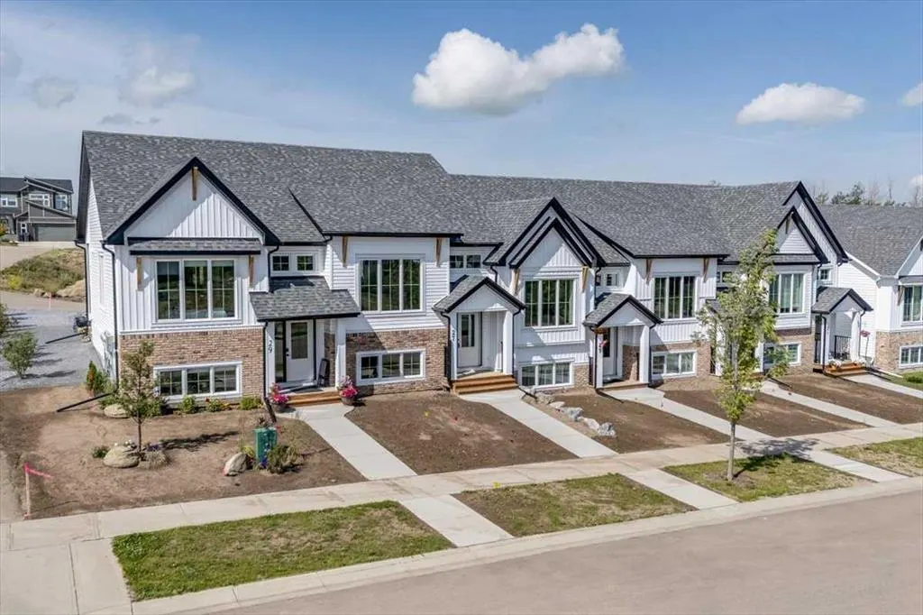 27 Station Drive