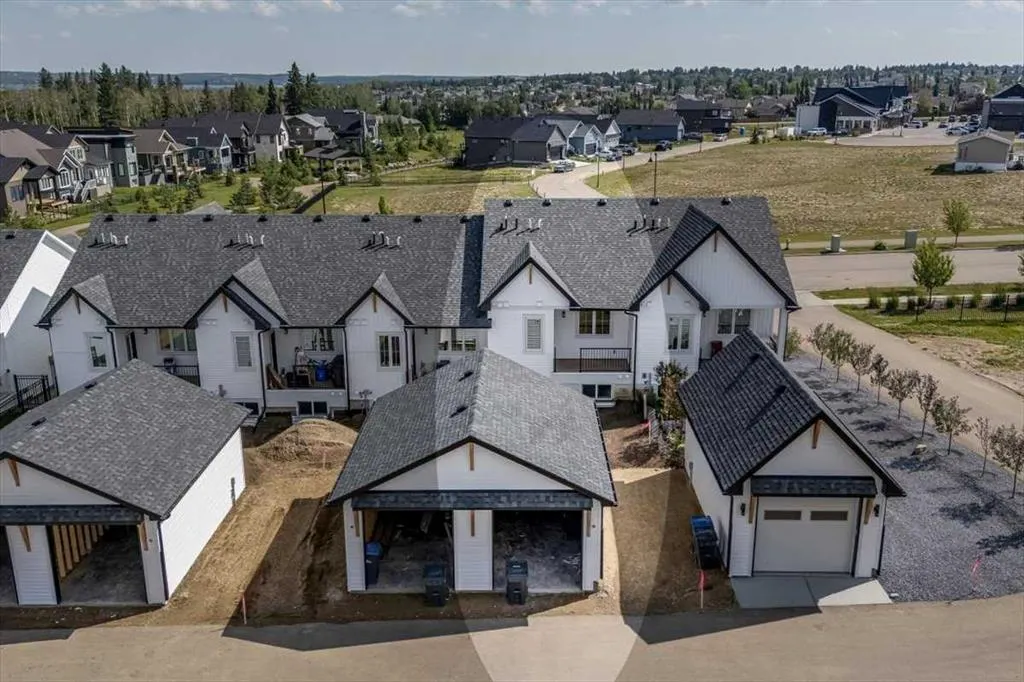 27 Station Drive