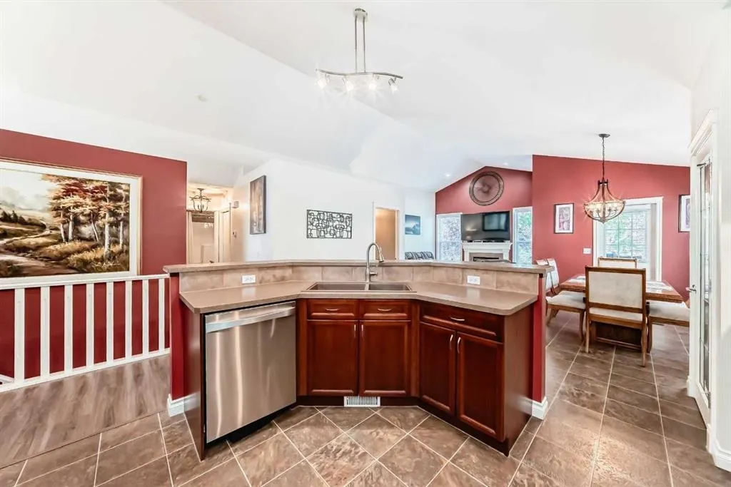 187 Hawkmere View
