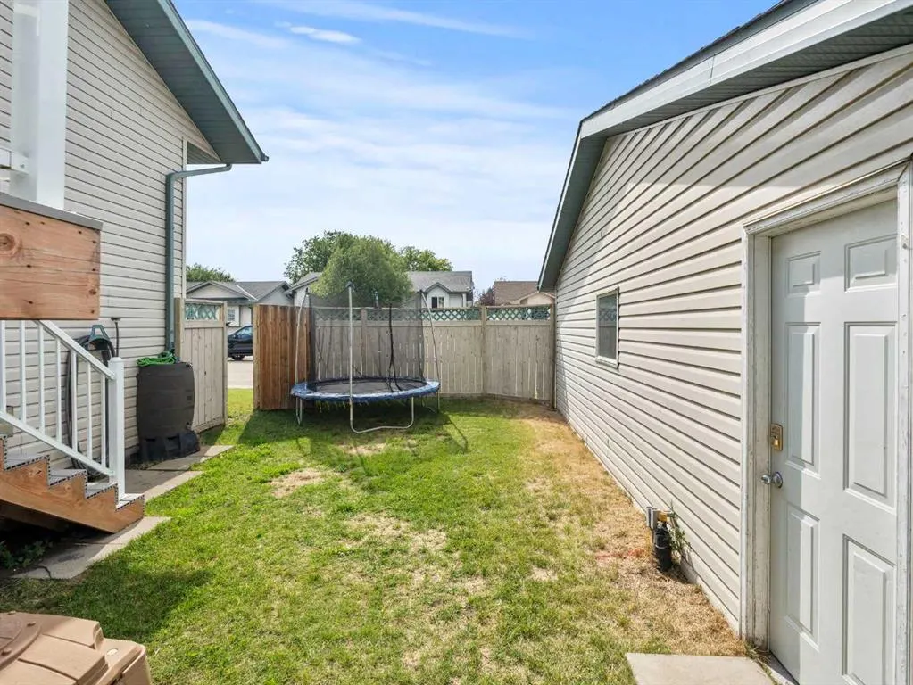 163 Strathaven Crescent