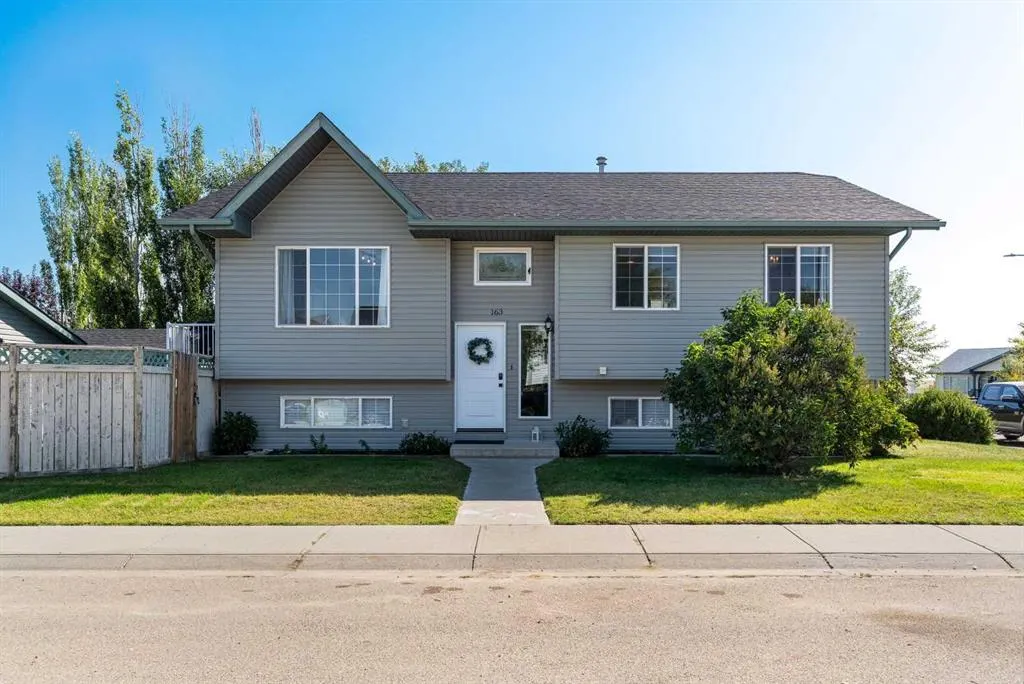 163 Strathaven Crescent
