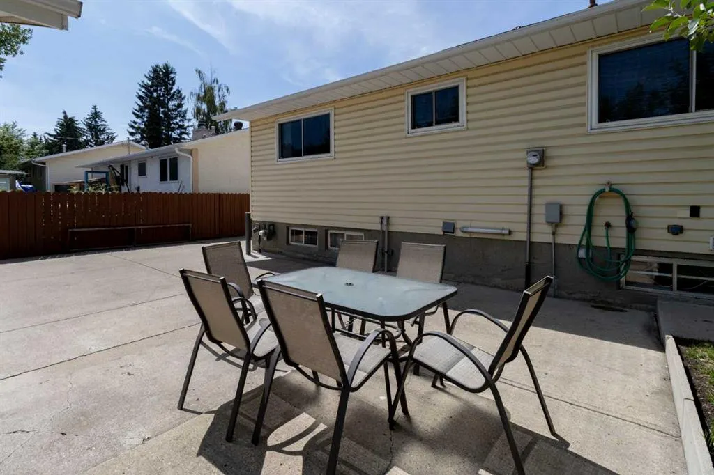 5003 Vantage Crescent NW