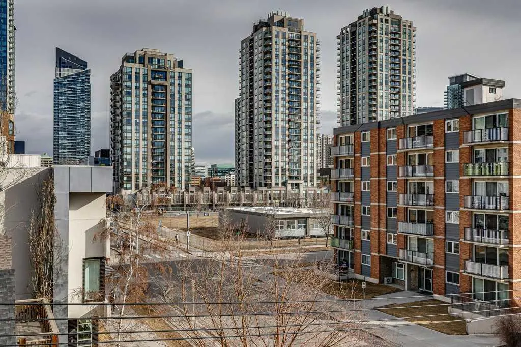 1208 14 Avenue SW, #404