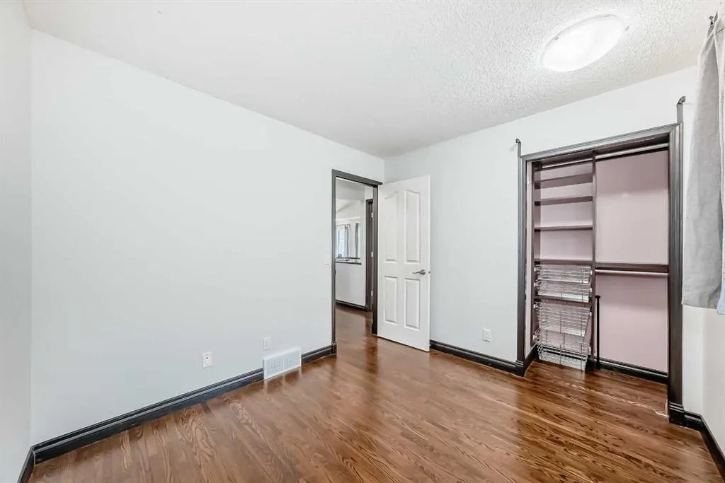 96 Douglas Shore Close SE
