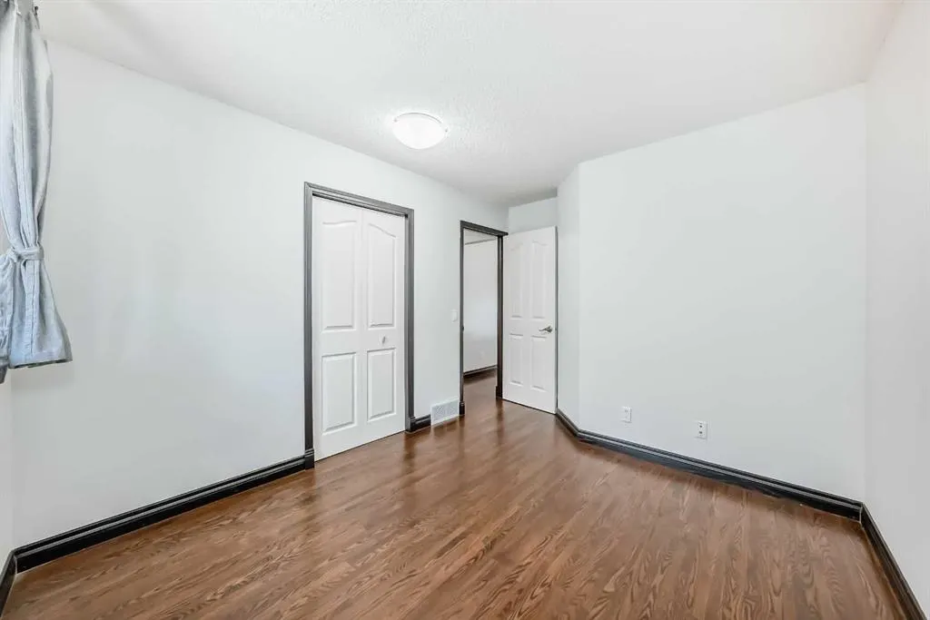 96 Douglas Shore Close SE