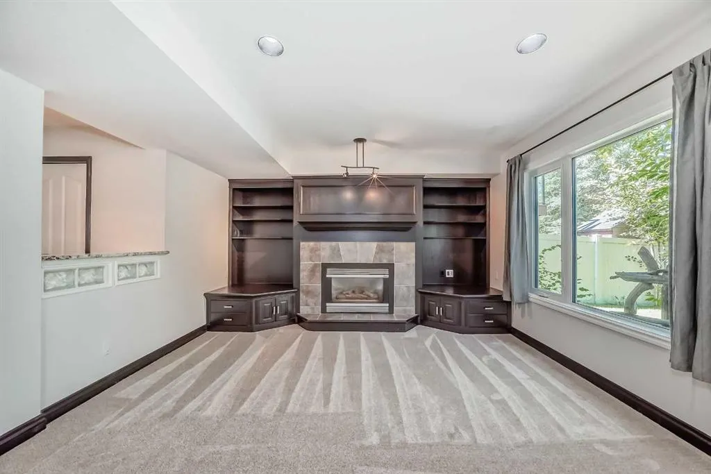 96 Douglas Shore Close SE