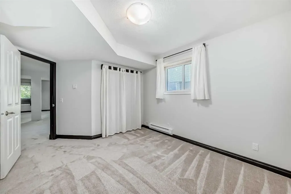 96 Douglas Shore Close SE