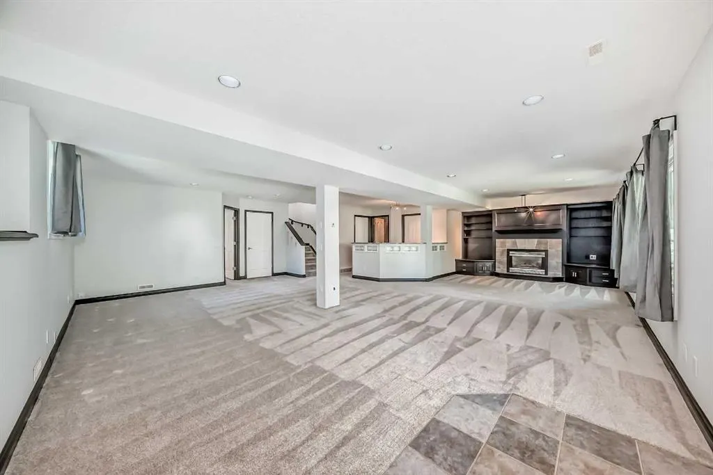 96 Douglas Shore Close SE