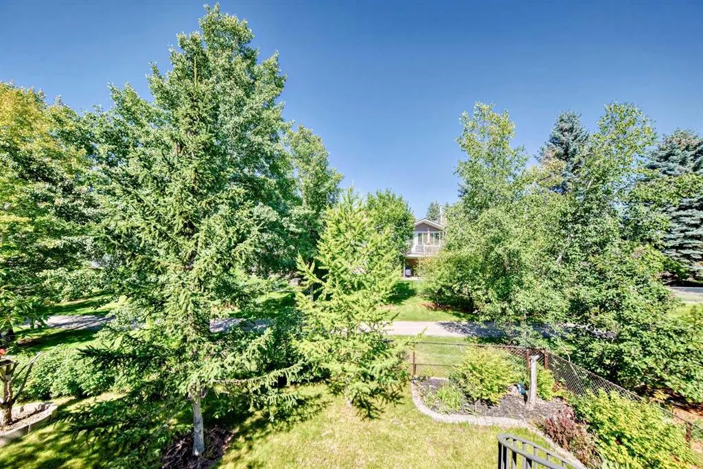 96 Douglas Shore Close SE