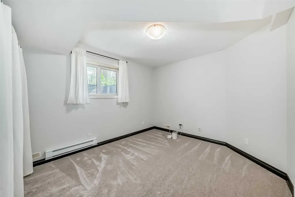 96 Douglas Shore Close SE