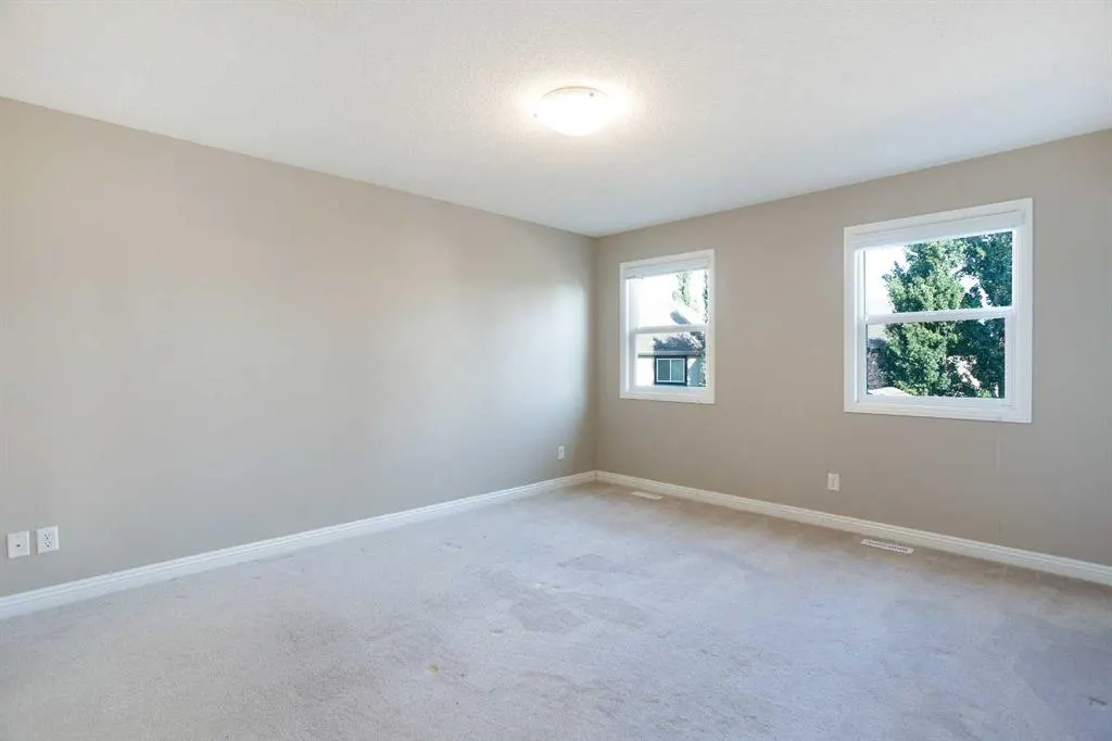 489 Mahogany Court SE