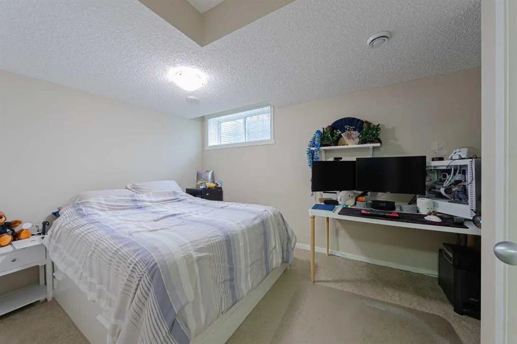 74 Legacy Boulevard SE
