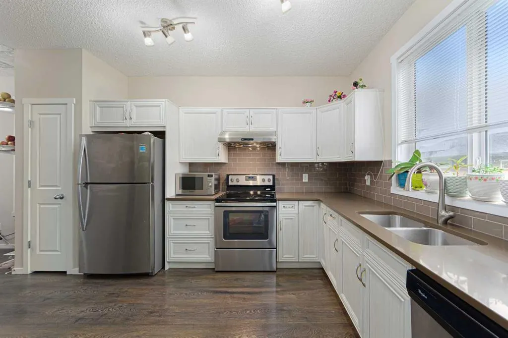 74 Legacy Boulevard SE