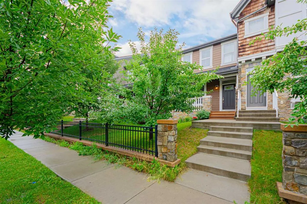 74 Legacy Boulevard SE