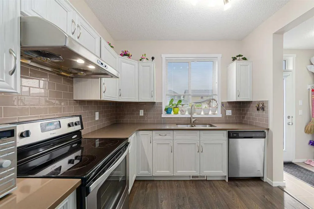 74 Legacy Boulevard SE