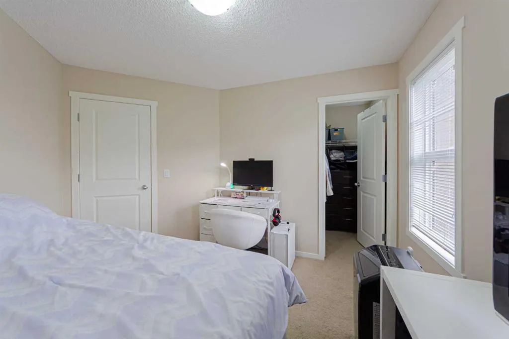 74 Legacy Boulevard SE
