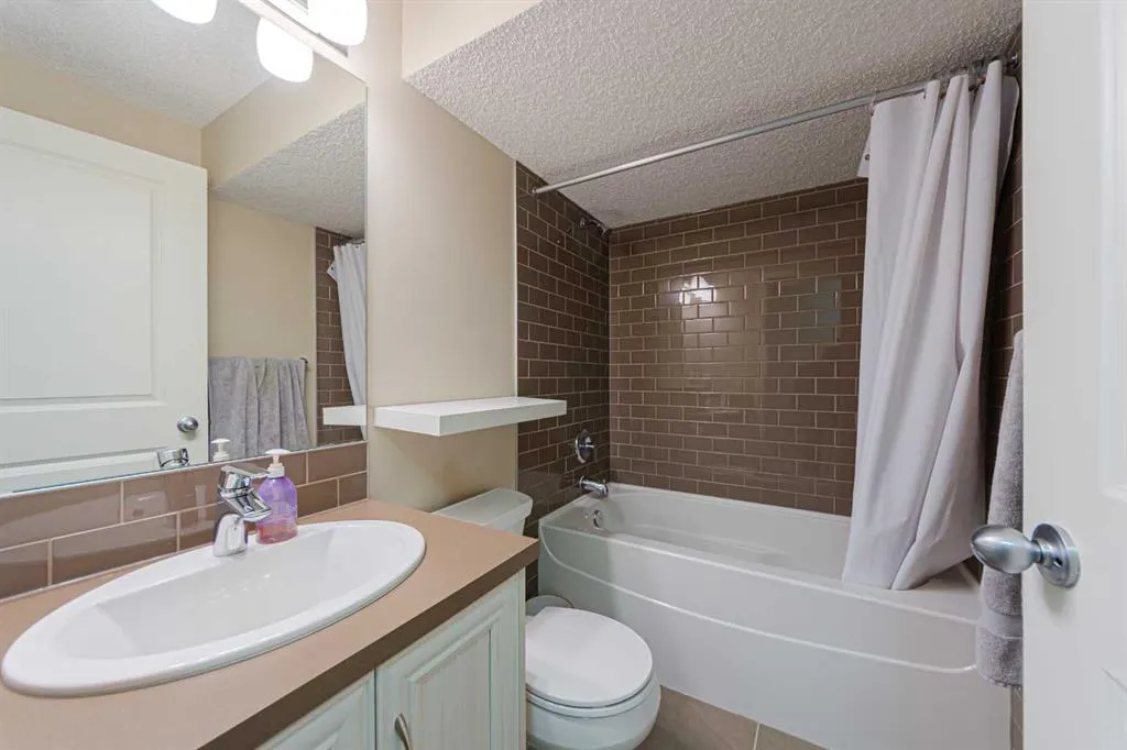 74 Legacy Boulevard SE