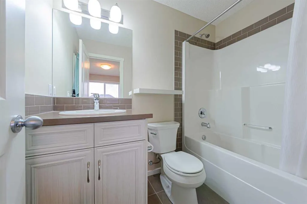 74 Legacy Boulevard SE