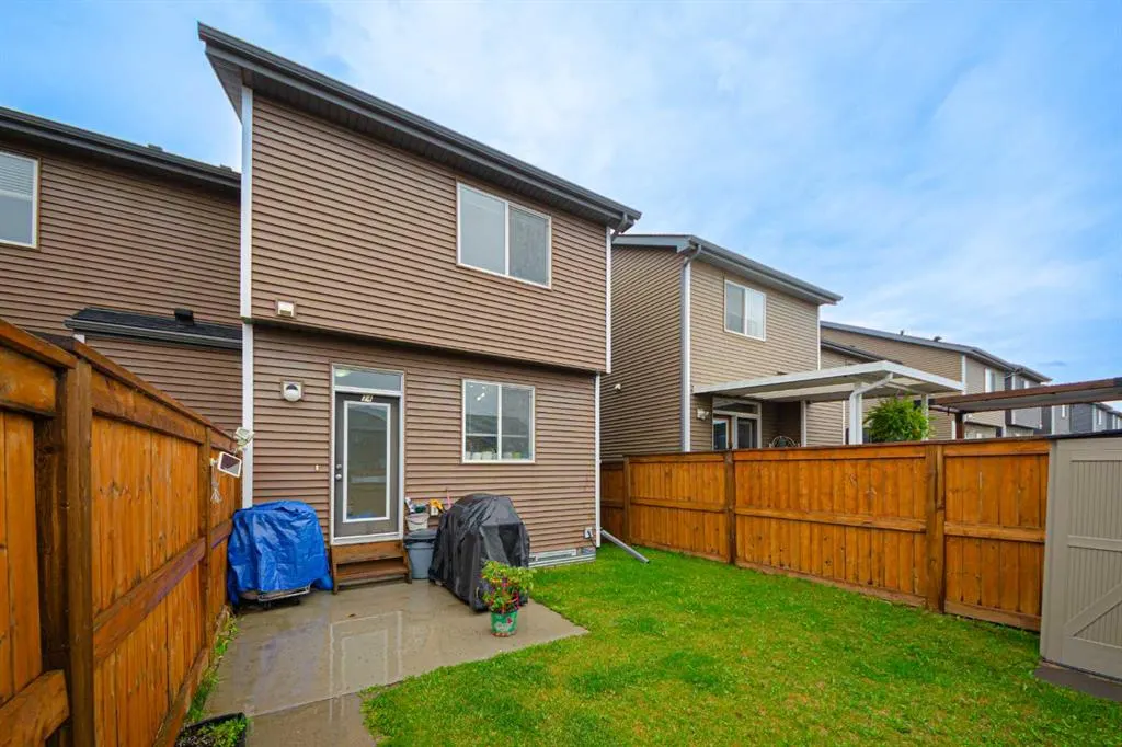 74 Legacy Boulevard SE