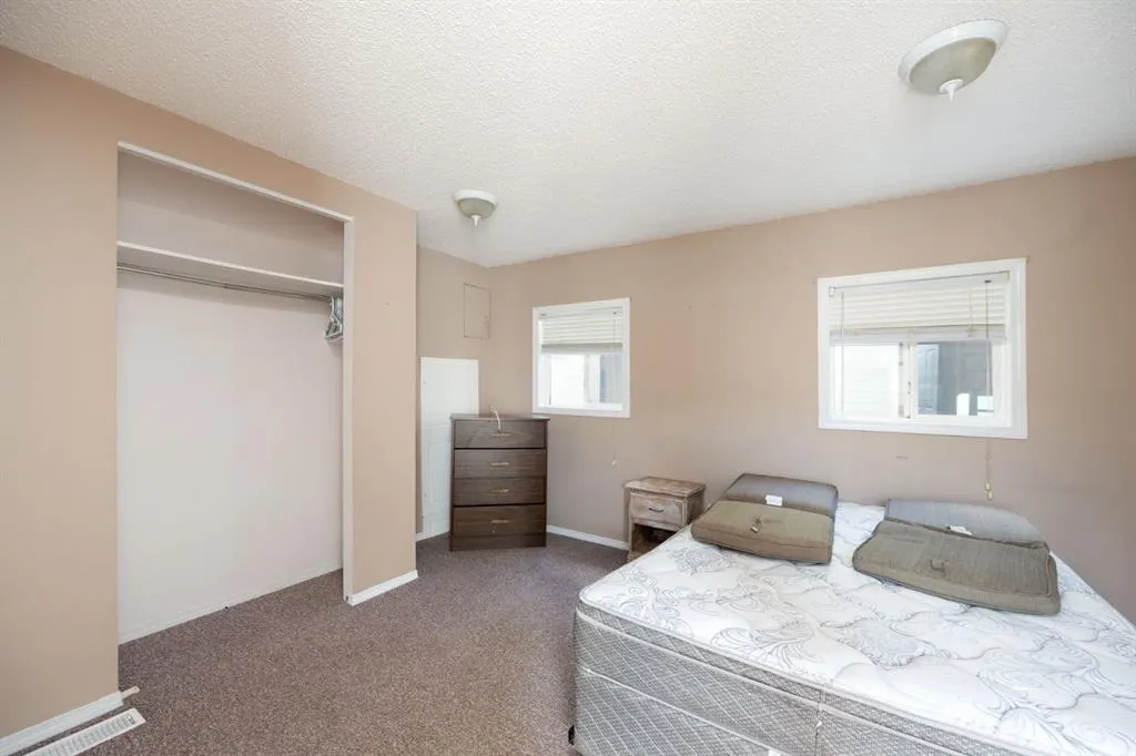 368 Grey Crescent