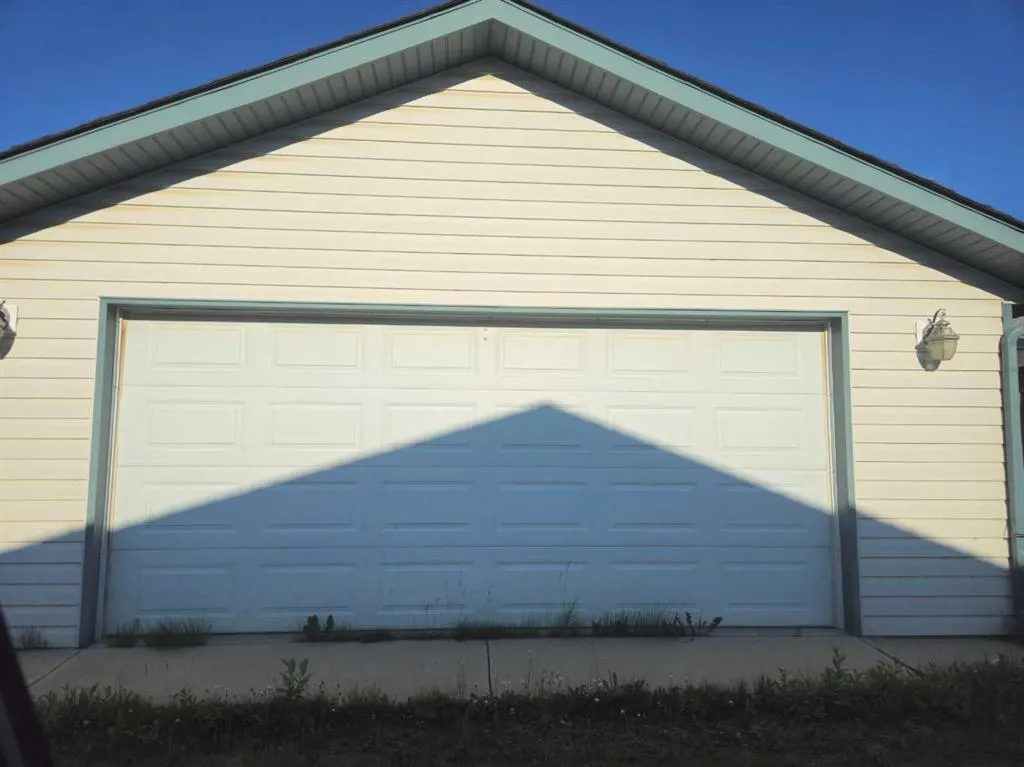 114 Robinson Avenue