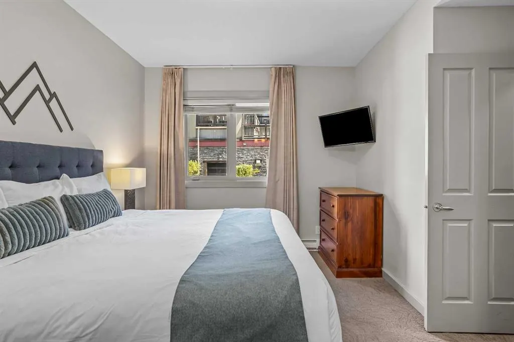 107 Montane Road, #106