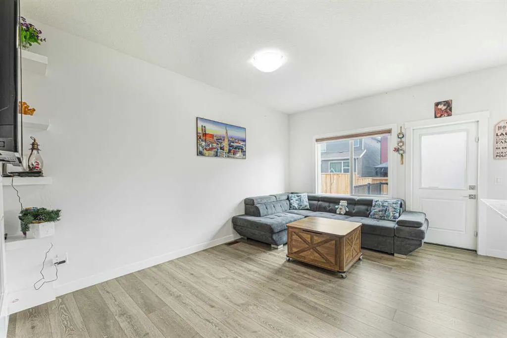 343 Savanna Avenue NE