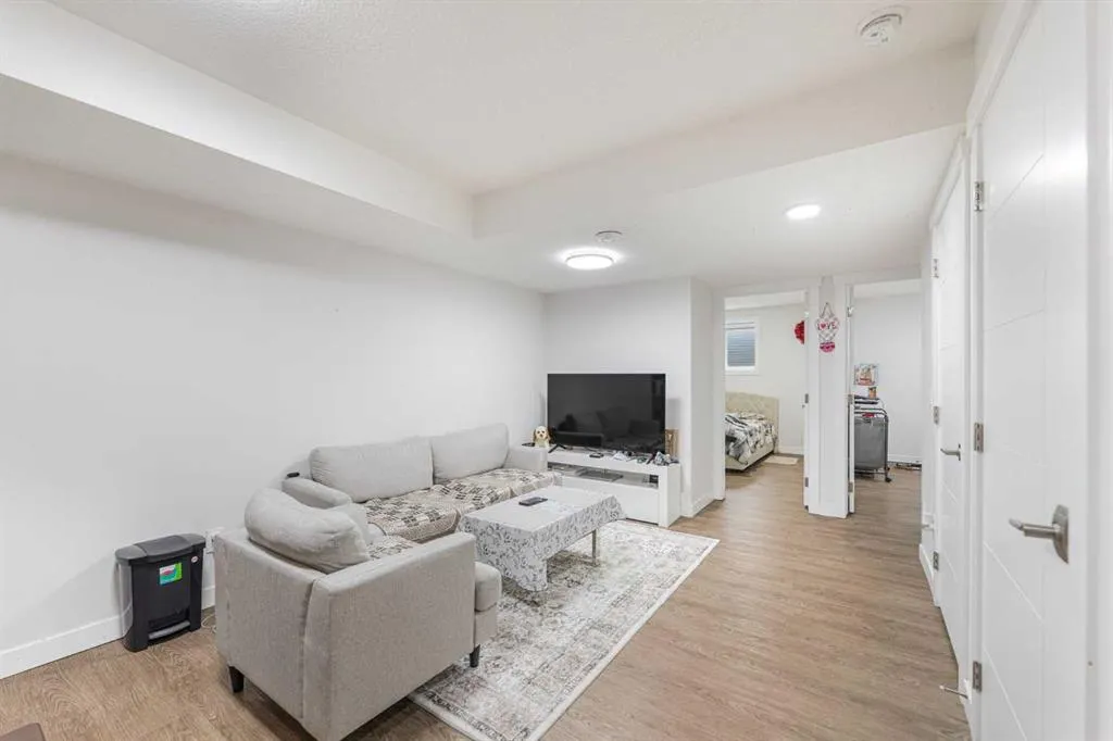 343 Savanna Avenue NE