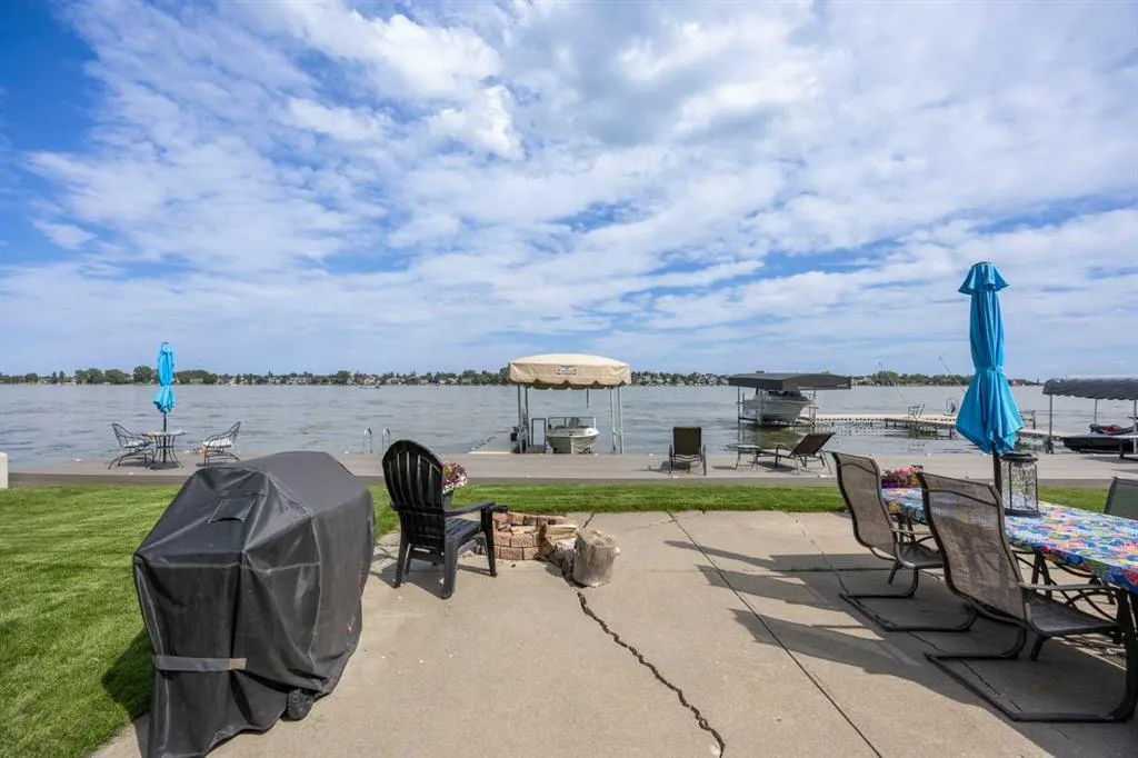 828 West Chestermere Drive