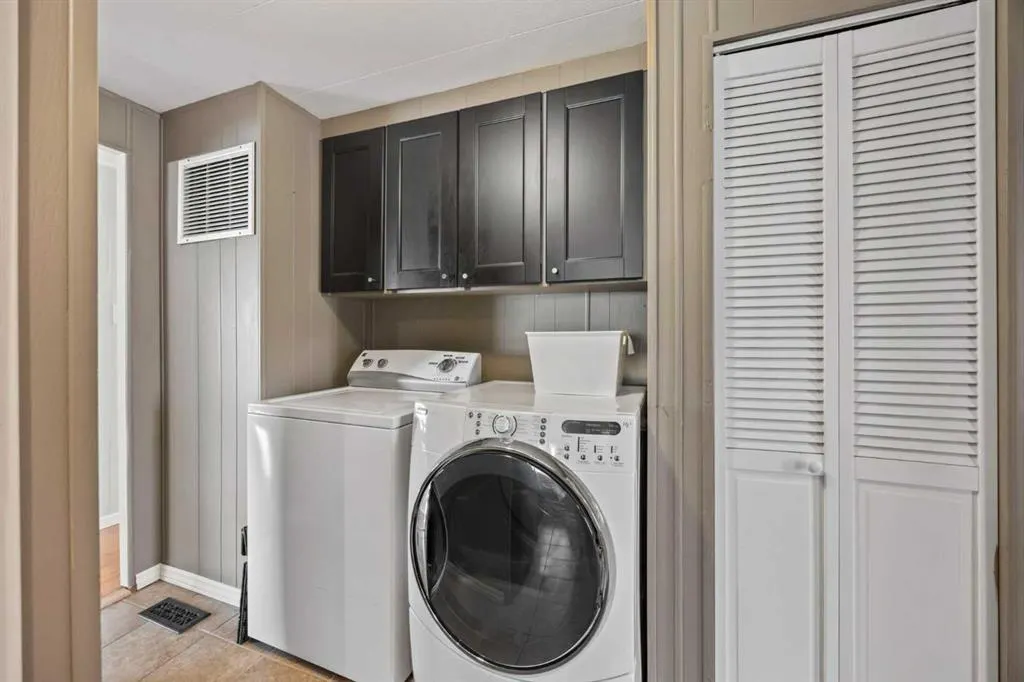 828 West Chestermere Drive