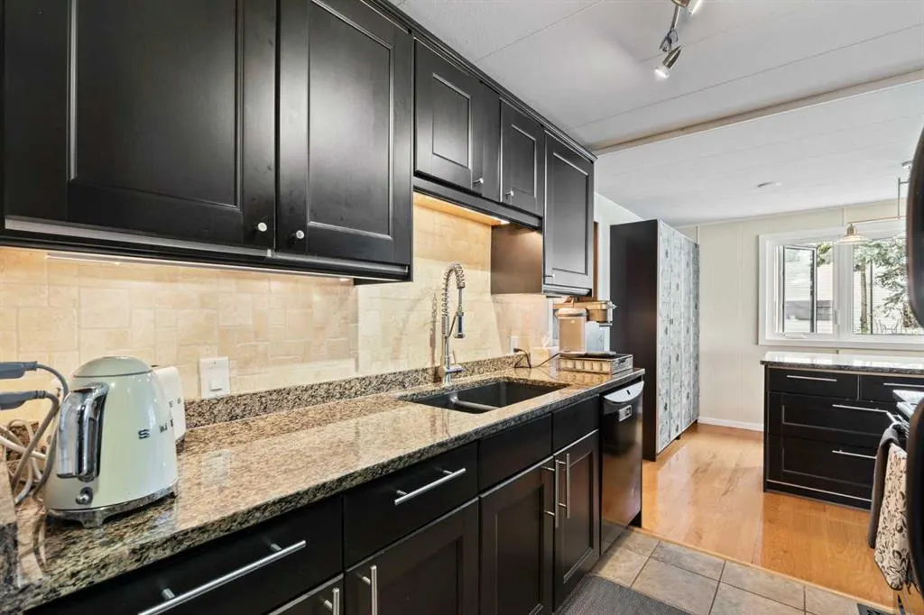 828 West Chestermere Drive
