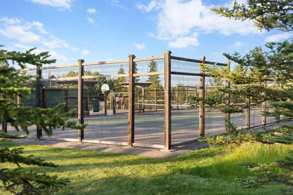 4 Majestic Gate