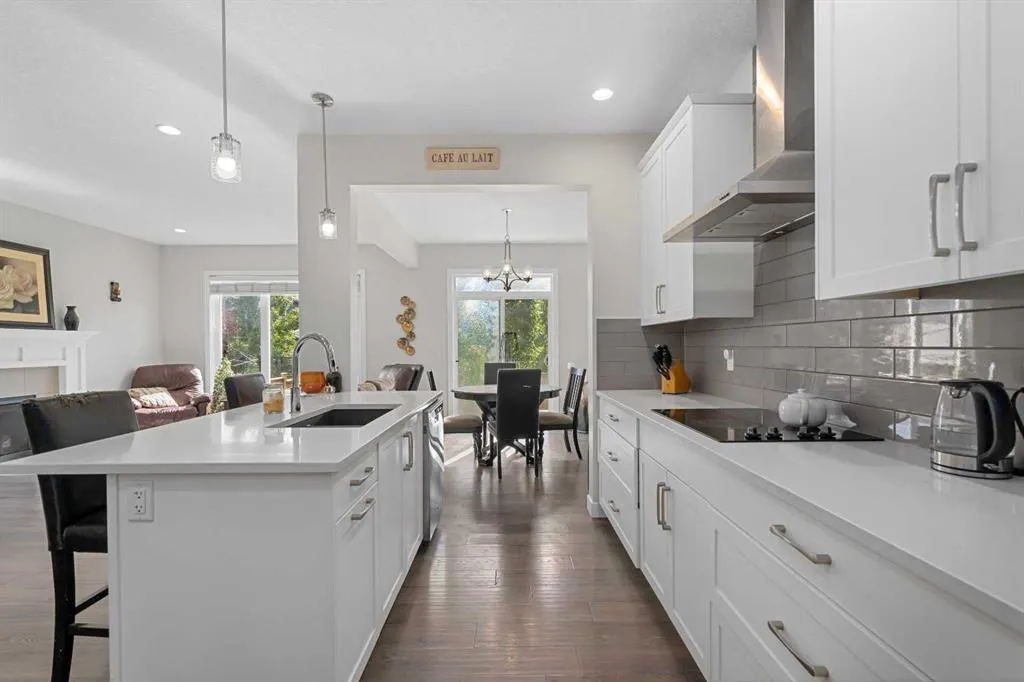 388 Bayview Way SW