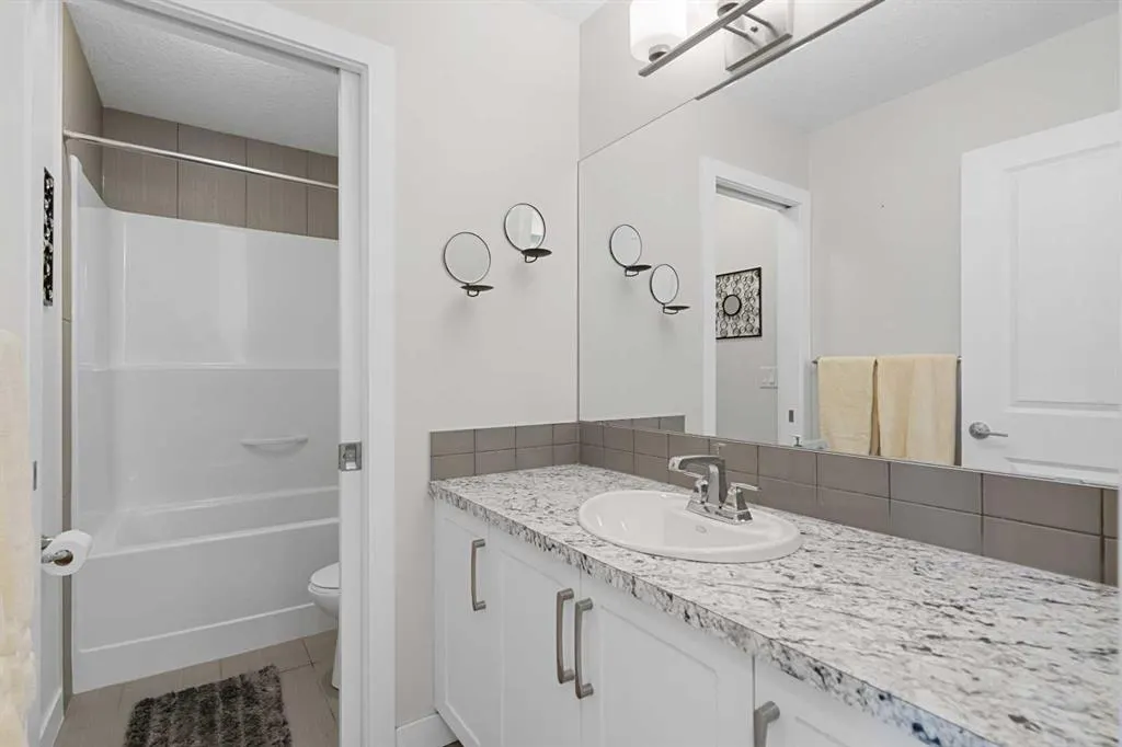 388 Bayview Way SW