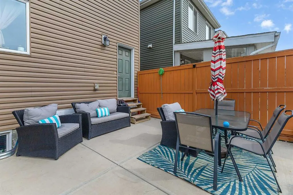 124 Red Embers Crescent NE