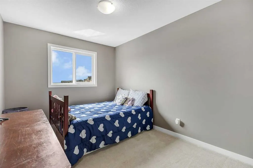 124 Red Embers Crescent NE