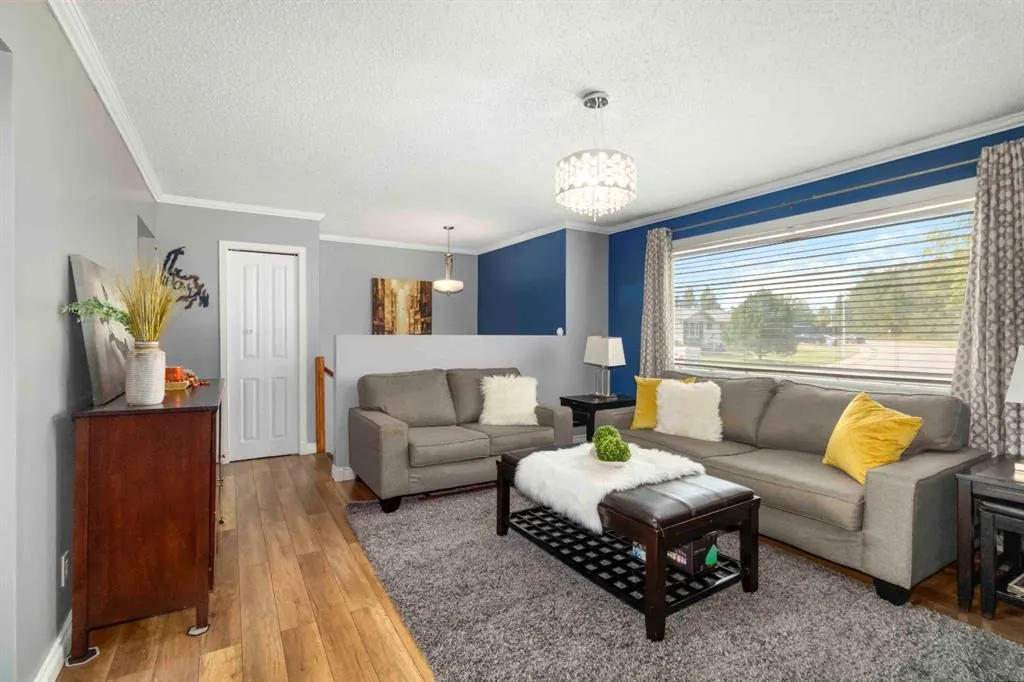 150 Hilltop Crescent