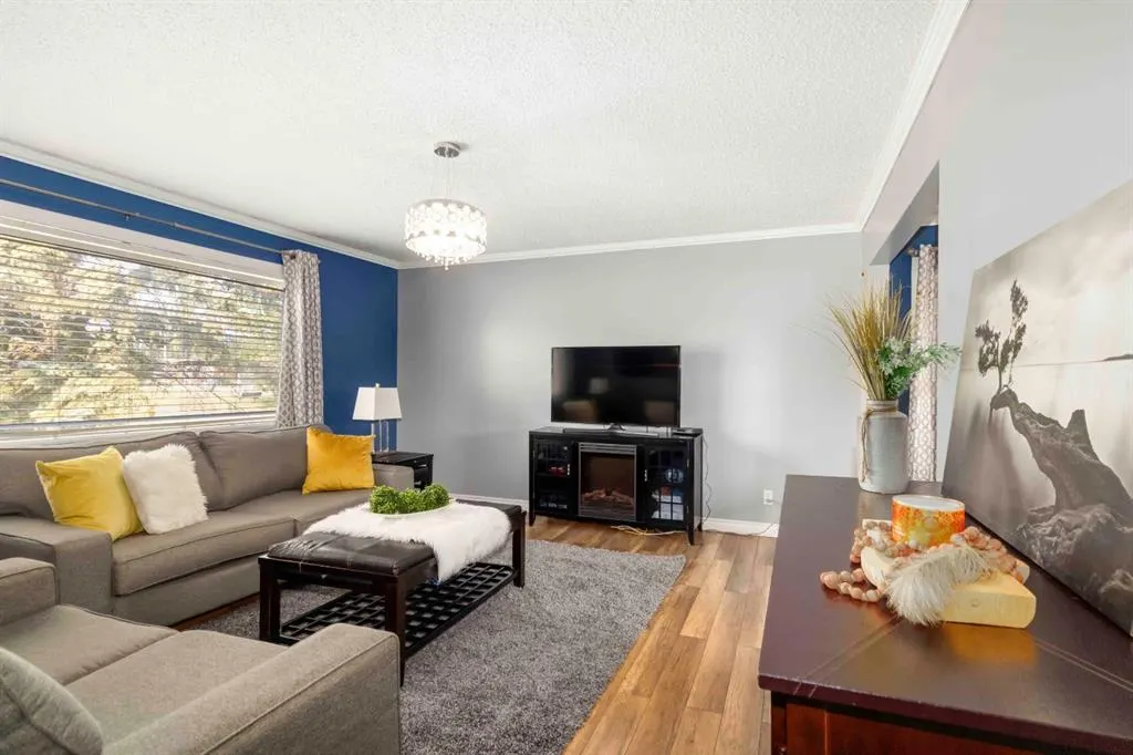 150 Hilltop Crescent