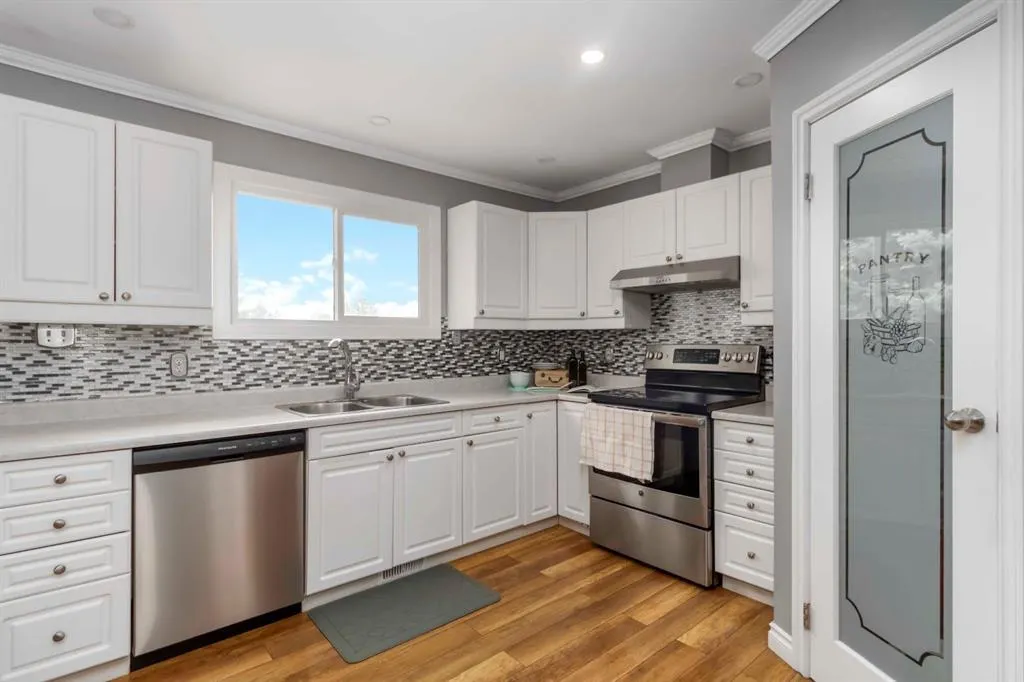 150 Hilltop Crescent