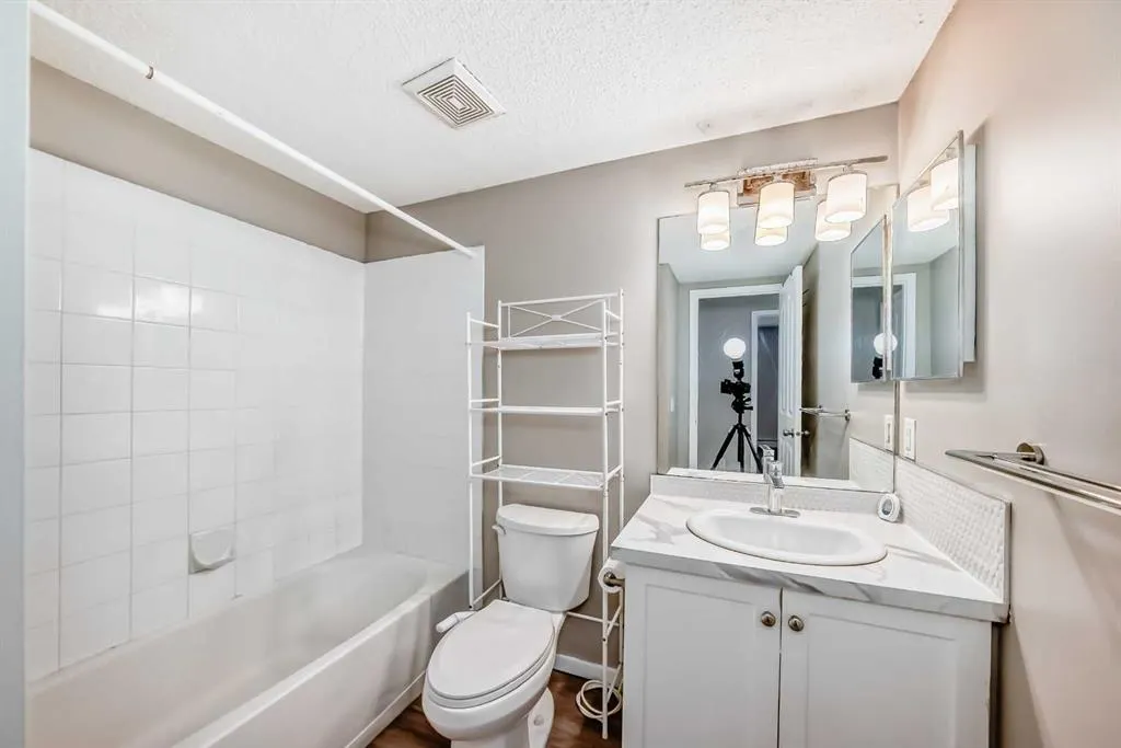 2371 Eversyde Avenue SW, #1225