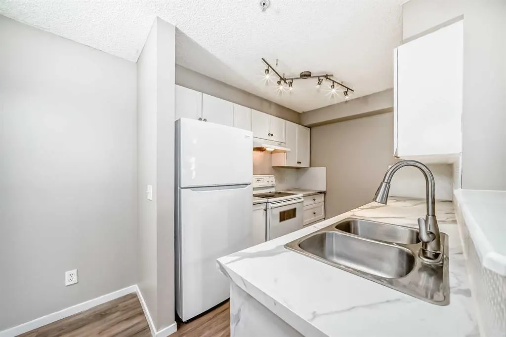 2371 Eversyde Avenue SW, #1225