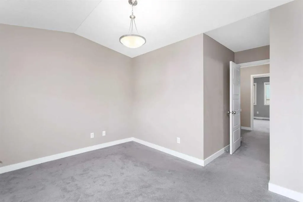 125 Caribou Crescent, #602