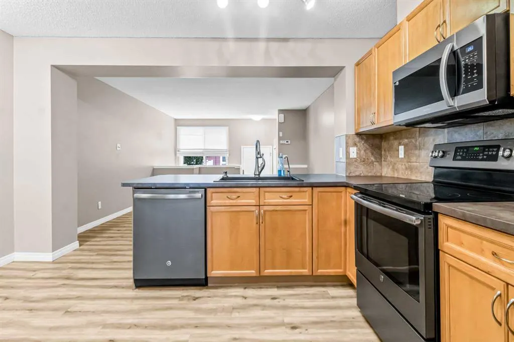 3232 New Brighton Gardens SE