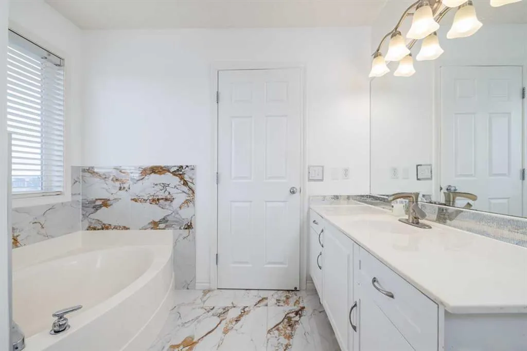 61 Saddlecrest Place NE