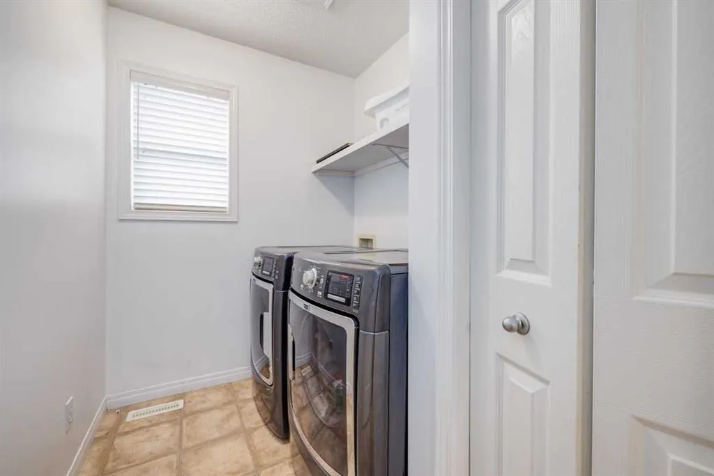 61 Saddlecrest Place NE