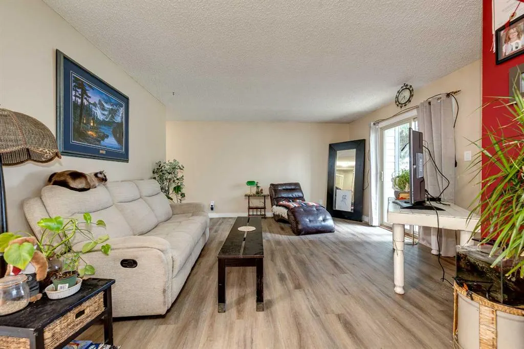 54 Bell Street, #128