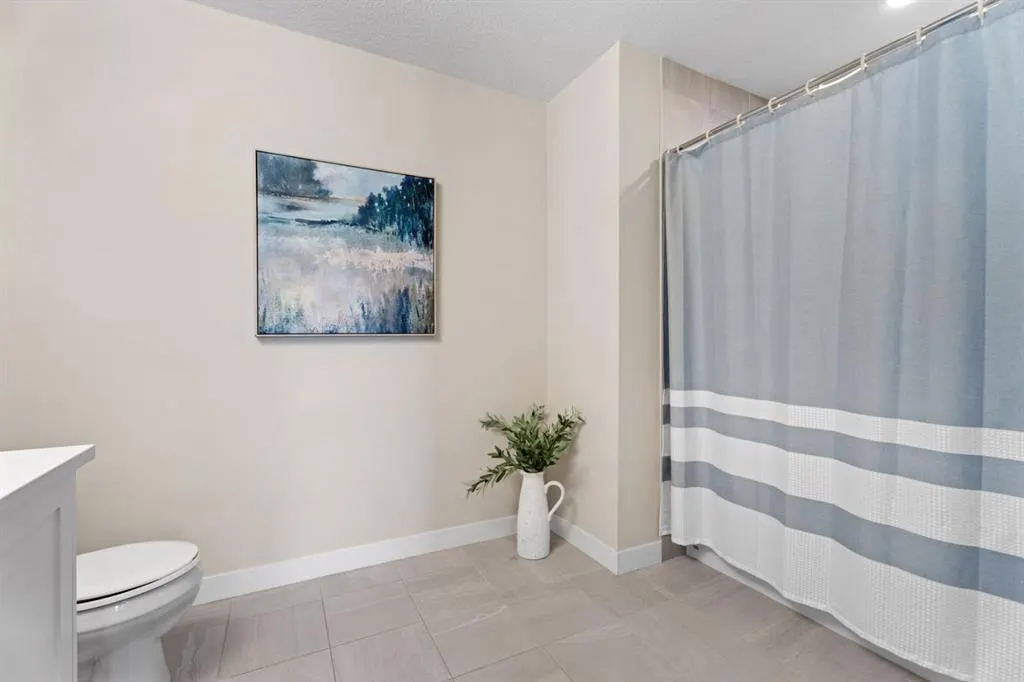 100 Auburn Meadows Manor SE, #111