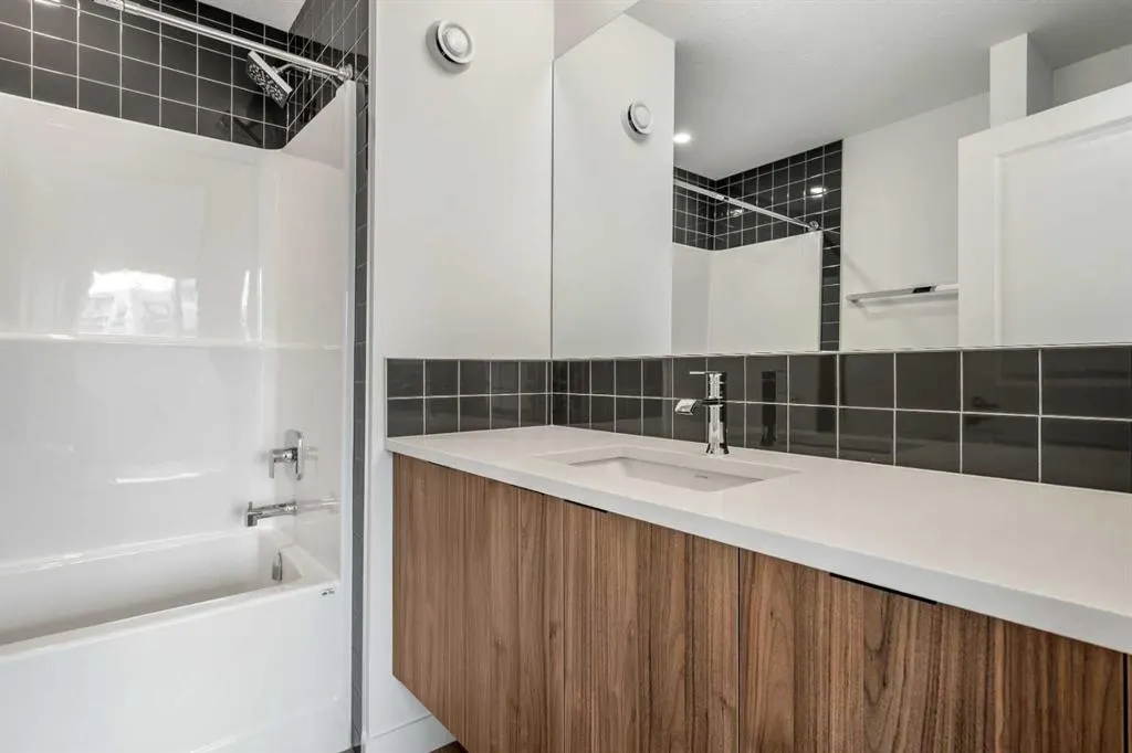 217 Seton Grove SE