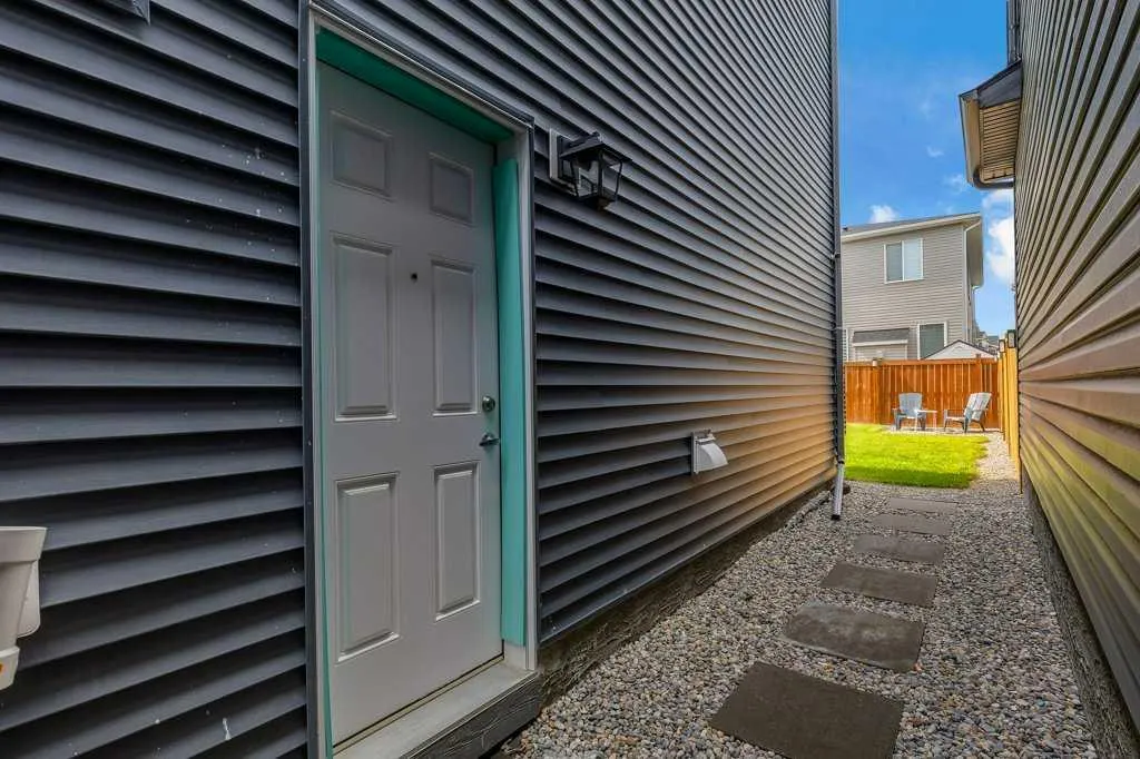 38 Carringsby Way NW